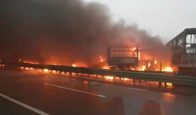 包茂高速車禍最新消息今日更新，緊急關(guān)注車禍進(jìn)展