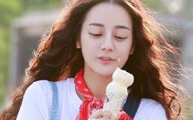 熱巴微博最新圖片，學(xué)習(xí)變化的力量，自信成就旅程的閃耀瞬間