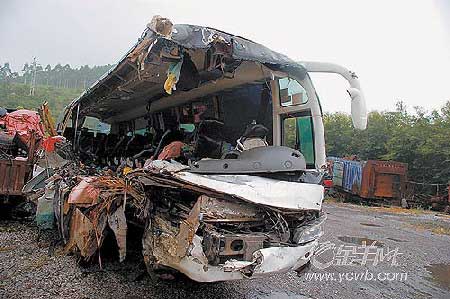 大客車車禍最新動(dòng)態(tài)，事故原因、救援進(jìn)展及預(yù)防措施全解析